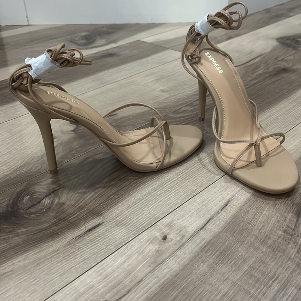 NWT Express heels, tan color, size 8